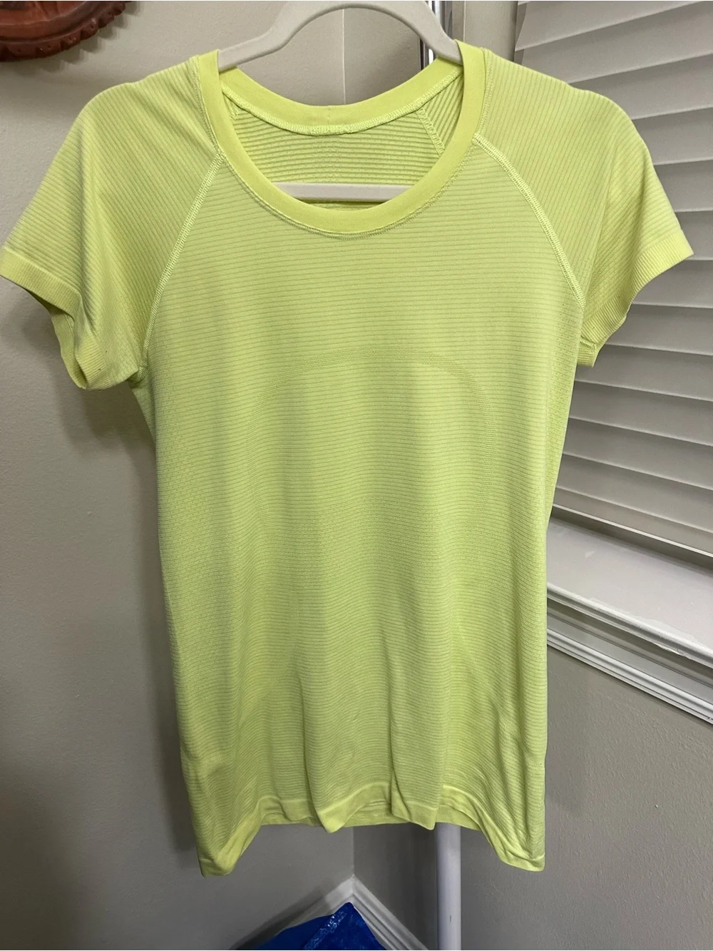 lululemon athletica Neon Lime/Lemon Short Sleeve Performance Tee, Large